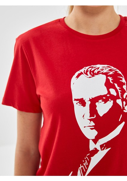 Yeni Sezon Bisiklet Yaka Atatürk Temalı Kadın Tişört indirimleri