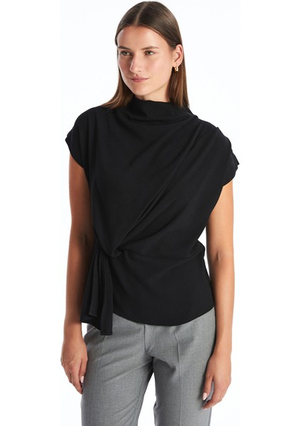 Yeni Sezon Dökümlü Yaka Kadın Bluz