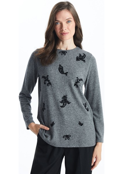 Yeni Sezon Bisiklet Yaka Nakışlı Kadın Bluz