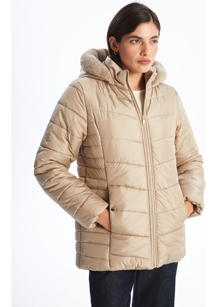 Yeni Sezon Kapüşonlu Kadın Şişme Mont