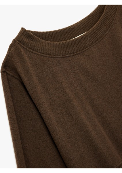 Viskon Karışımlı Kayık Yaka Omzu Açık Uzun Kollu Tişört modelleri