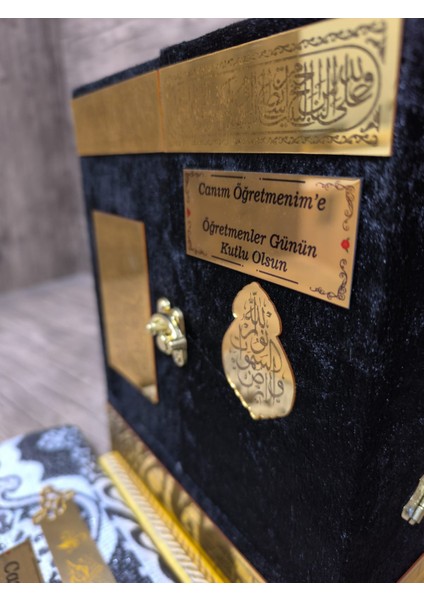 Öğretmenler Günü Özel Hediyelik Isme Özel Kabe Maketi ve Kur'an-I Kerim Bilgisayar Hatlı modelleri