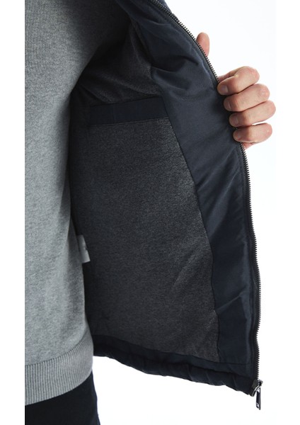 Yeni Sezon Standart Kalıp Dik Yaka Erkek Şişme Mont fırsatları