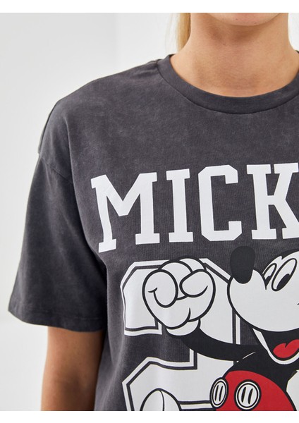 Yeni Sezon Bisiklet Yaka Mickey Mouse Baskılı Kısa Kollu Kadın Tişört modelleri