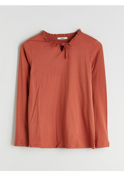 Yeni Sezon Fırfırlı Bağlamalı Yaka Bluz indirimleri