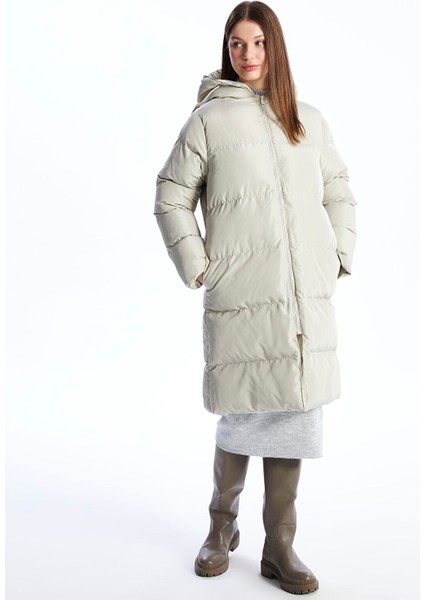 Yeni Sezon Kadın Kapüşonlu Düz Şişme Mont fiyatları