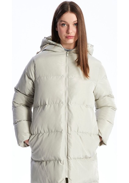 Yeni Sezon Kadın Kapüşonlu Düz Şişme Mont modelleri