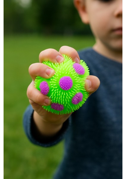 Işıklı Dikenli Top Yumuşak Stres Atan Zıplayan Işık Saçan Renk Seçenekli Çok Eğlenceli Harika Oyunca