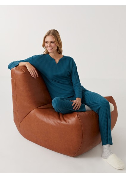 Yeni Sezon Kaçık Yaka Dokulu Kadın Pijama Takımı