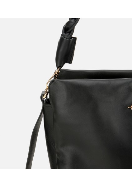 03CAH316260A100 KADIN Deri Siyah Yumuşak Dokulu Örgü Askı Detaylı Omuz Çantası fiyatları