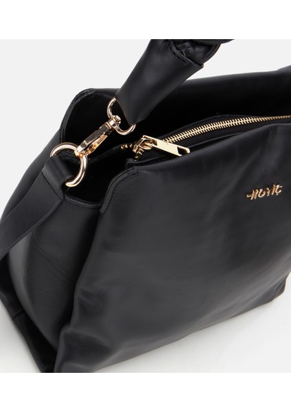 03CAH316260A100 KADIN Deri Siyah Yumuşak Dokulu Örgü Askı Detaylı Omuz Çantası indirimleri