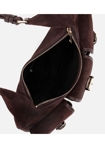 03CAH316400A480 KADIN Süet Deri Kahverengi Cepli Tokalı Omuz Çantası