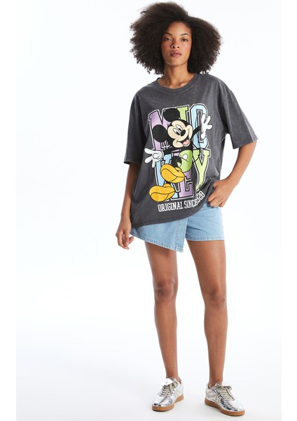 Yeni Sezon Bisiklet Yaka Mickey Mouse Baskılı Kısa Kollu Oversize Kadın Tişört fiyatları