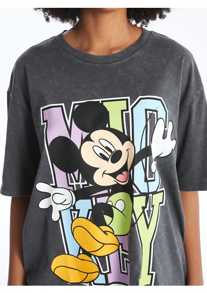 Yeni Sezon Bisiklet Yaka Mickey Mouse Baskılı Kısa Kollu Oversize Kadın Tişört modelleri
