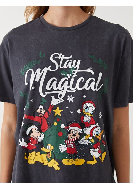 Yeni Sezon Bisiklet Yaka Mickey ve Arkadaşları Baskılı Kadın Tişört modelleri