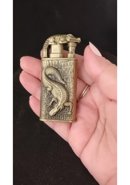 Kabartma Kertenkele/timsah Desenli Antik Gold Çakmak