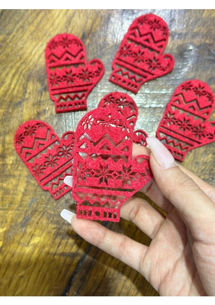 6 Adet Kırmızı Eldiven Keçe Arma 7x5 cm modelleri