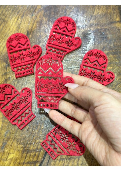 6 Adet Kırmızı Eldiven Keçe Arma 7x5 cm fırsatları
