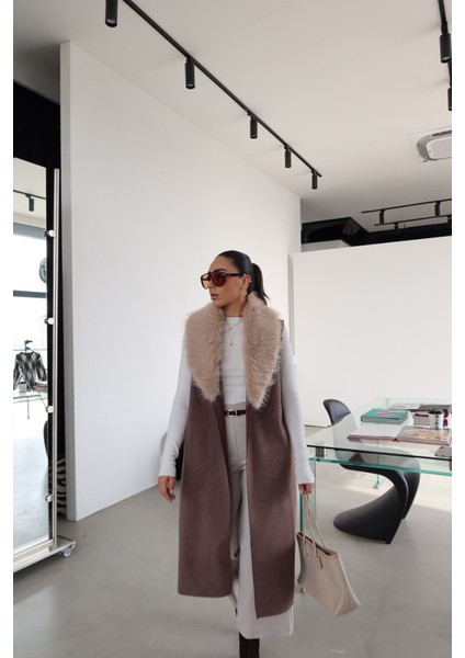 Yakası Kürk Detaylı Uzun Triko Yelek fiyatları