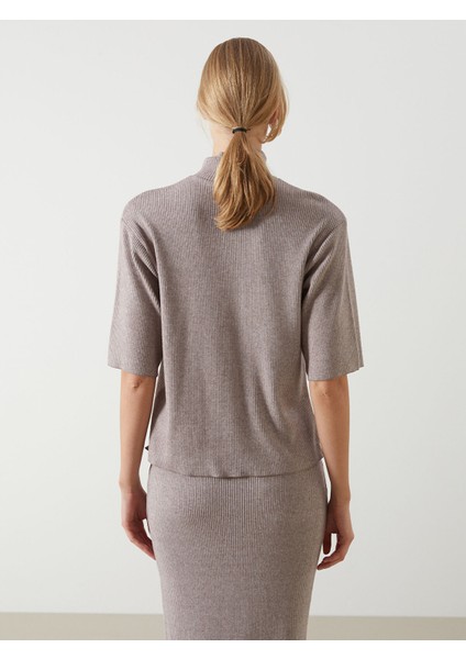 Yeni Sezon Dik Yaka Kadın Tişört fırsatları