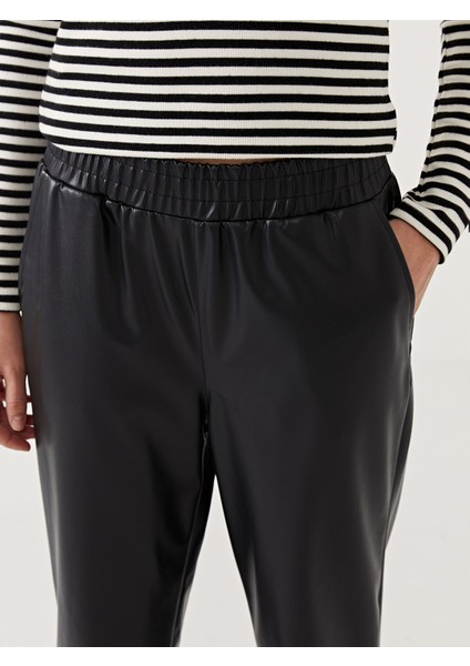 Yeni Sezon Beli Lastikli Havuç Kesim Deri Görünümlü Kadın Pantolon modelleri