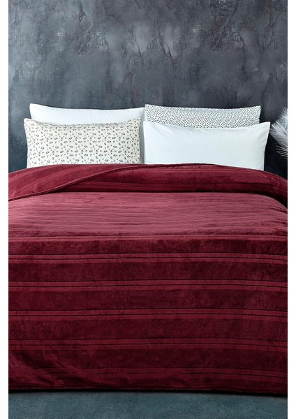 Yumuşak Tek Kişilik Battaniye 150X230 cm Kırmızı