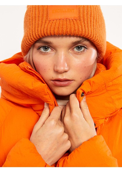 Yeni Sezon Kadın Kapüşonlu Düz Şişme Mont fiyatları