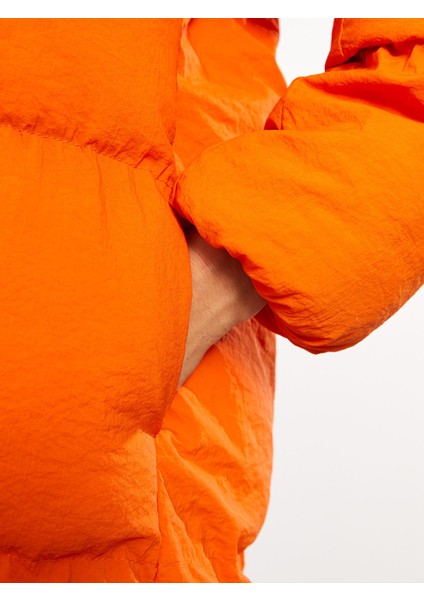 Yeni Sezon Kadın Kapüşonlu Düz Şişme Mont fırsatları