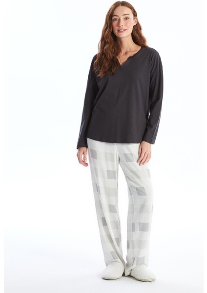 Yeni Sezon Kaçık Yaka Düz Uzun Kollu Kadın Pijama Üst fiyatları