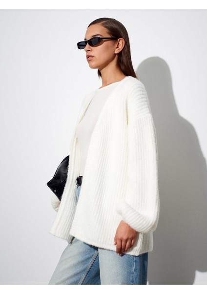 60991 Yumuşak Dokulu Dökümlü Triko Hırka-Ekru
