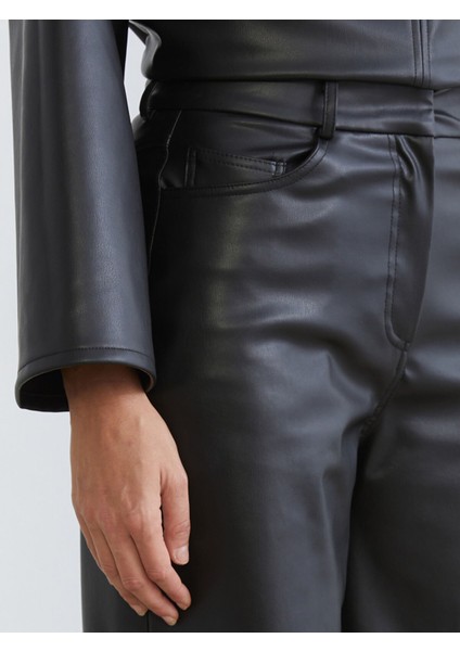 Yeni Sezon Loose Fit Kadın Deri Görünümlü Pantolon modelleri