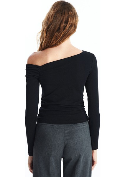 Yeni Sezon Kayık Yaka Kadın Body fırsatları