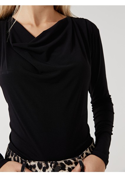 Yeni Sezon Dökümlü Yaka Kadın Bluz modelleri