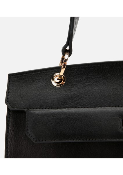 03CAH316340A100 KADIN Deri Siyah Kilit Detaylı Omuz Çantası fiyatları