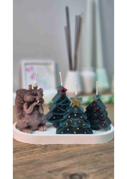 Yılbaşı Temalı Ağaç Mum ve Sincap Figürlü Dekoratif Tepsi Seti – El Yapımı Mum Seti