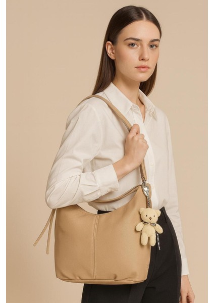 Kadın Suni Deri Ayarlanabilir Omuz Askılı Ayıcıklı Omuz ve Sırt Çantası Olabilen Omuz Çantası