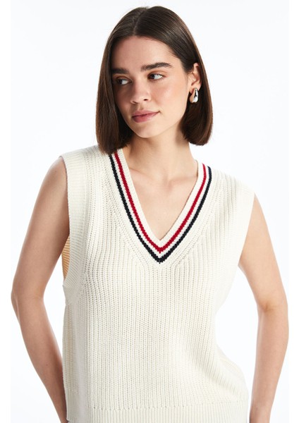 Yeni Sezon Kadın V Yaka Düz Triko Süveter fırsatları