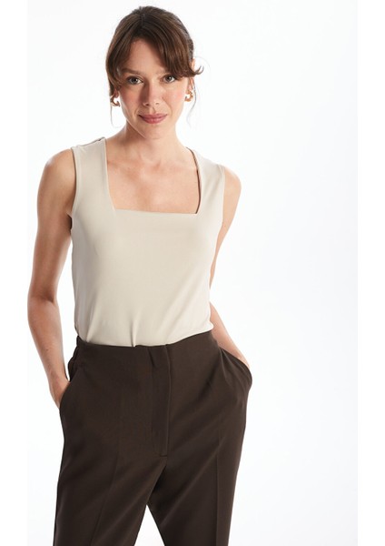 Yeni Sezon Kare Yaka Kadın Atlet