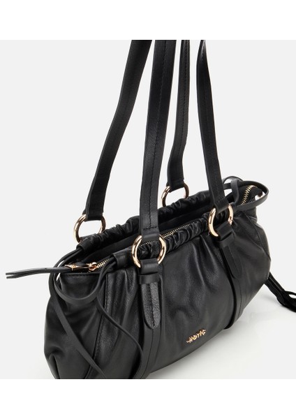 03CAH316710A100 KADIN Deri Siyah Yumuşak Dokulu Bowling Omuz Çantası fırsatları