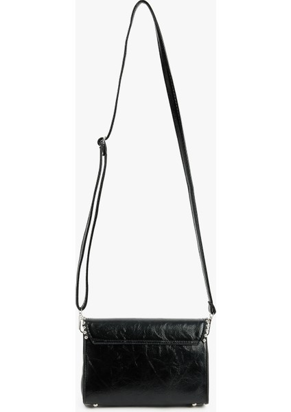 Metal Aksesuarlı Suni Deri Askılı Çapraz Çanta modelleri