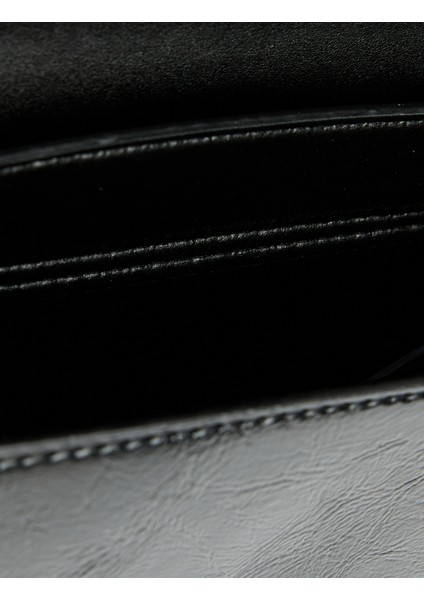 Metal Aksesuarlı Suni Deri Askılı Çapraz Çanta fırsatları