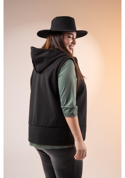 Kadın Büyük Beden Kaşe Siyah Yelek fırsatları