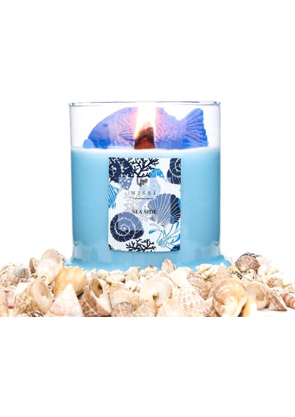 Büyük Üfleme Cam Balık Dekorlu Açık Mavi Mediterian Kokulu Vegan Mum (380 Gr)