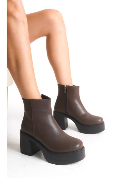 Yandan Fermuarlı Sade Yüksek Kalın Topuklu Kadın Acı Kahve Kısa Bot