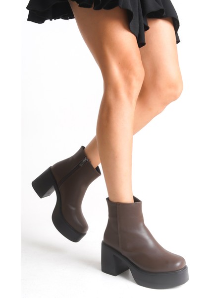 Yandan Fermuarlı Sade Yüksek Kalın Topuklu Kadın Acı Kahve Kısa Bot modelleri