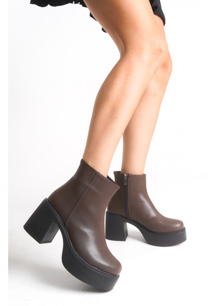 Yandan Fermuarlı Sade Yüksek Kalın Topuklu Kadın Acı Kahve Kısa Bot indirimleri