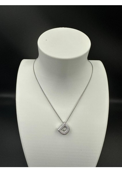 Gümüş Renk Taşlı D Harfi Kolye