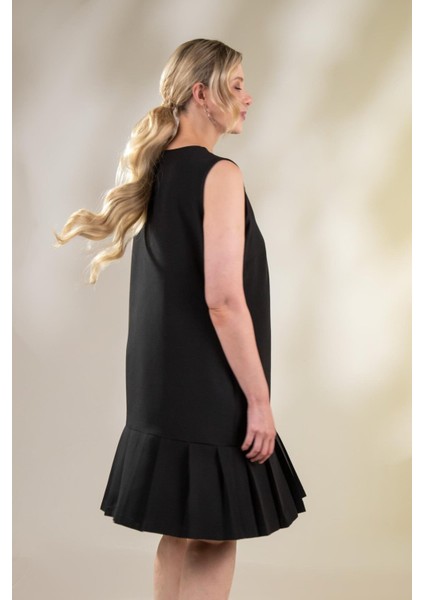 Kadın Büyük Beden Eteği Pileli Siyah Elbise fiyatları