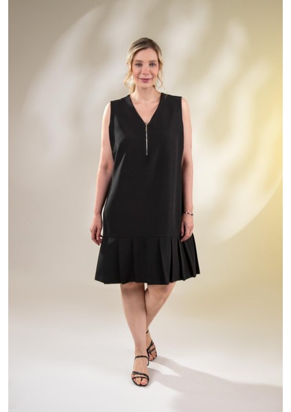 Kadın Büyük Beden Eteği Pileli Siyah Elbise modelleri