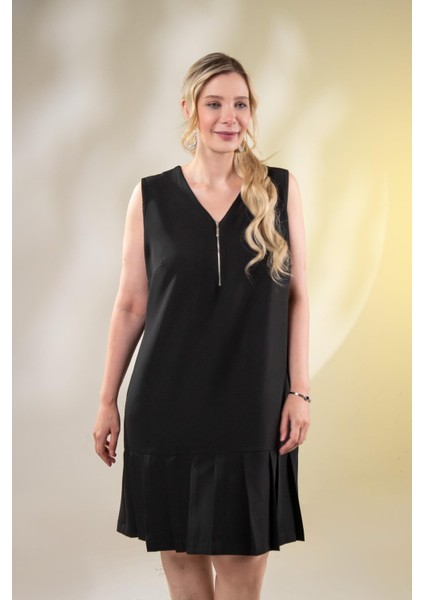 Kadın Büyük Beden Eteği Pileli Siyah Elbise fırsatları